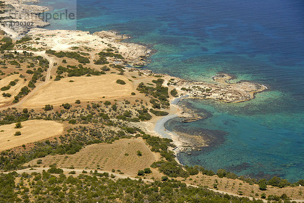 Küste  Bucht  blaues Meer  Blick vom Berg Moutti tis Sotiras  Bad der Aphrodite  Akamas  Südzypern  Republik Zypern  Mittelmeer  Europa