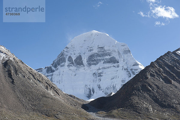 Tibetischer Buddhismus  heiliger schneebedeckter Berg Kailash  Nordseite  Gang Rinpoche  Pilgerweg  Kora  Ngari  Gang-Tise-Gebirge  Transhimalaja  Himalaja  Westtibet  Autonomes Gebiet Tibet  Volksrepublik China  Asien