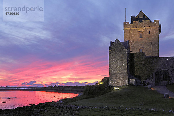 Dunguaire Castle  Kinvara  Irland  Europa