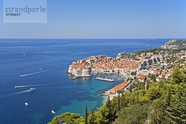 Blick auf Dubrovnik vom Berg Srd  Kroatien  Europa
