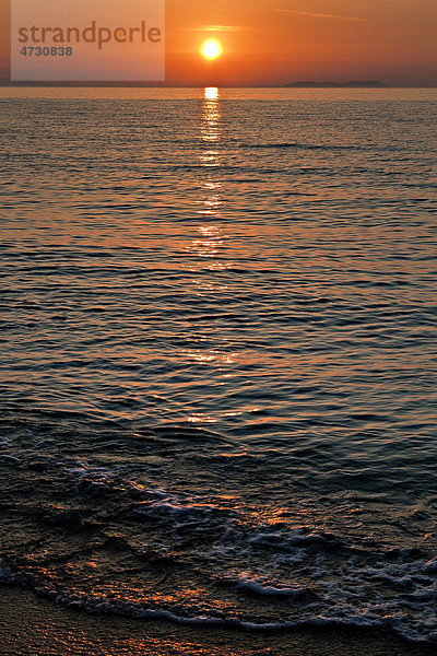 Sonnenuntergang am Almyros-Beach  bei Acharavi  Insel Korfu  Nordküste  Ionische Inseln  Griechenland  Südeuropa  Europa