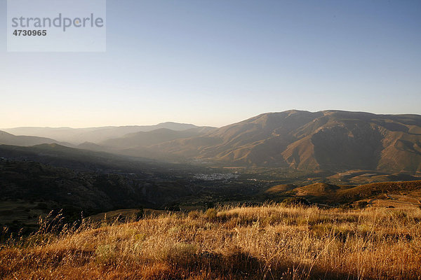 Sonnenaufgang bei Orgiva  Alpujarra  Sierra Nevada  Spanien  Europa