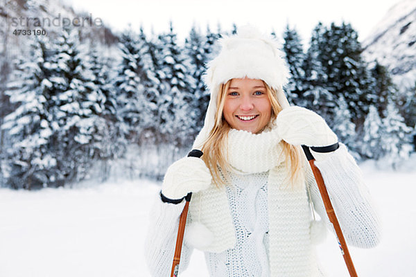 Portrait Jugendlicher Winter Kleidung weiß Mädchen