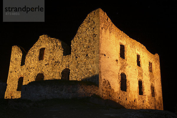 Blick auf Brahehus Schloss in der Nacht