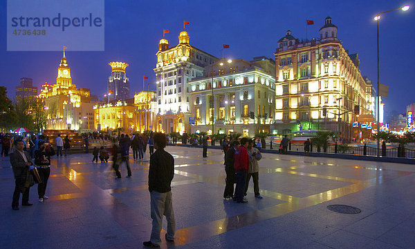 China  Shanghai  der Bund in der Nacht