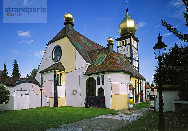 Pfarrkirche St. Barbara von Friedensreich Hundertwasser  1988  Bärnbach  Steiermark  Österreich  Europa