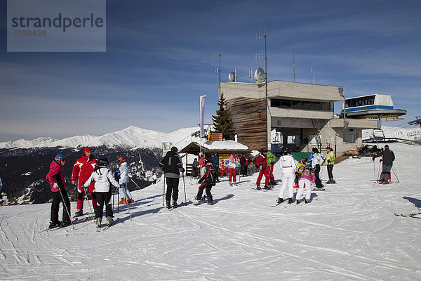 Station der Bergbahn  Skischule  Sammelplatz 2060m  Helm  Naturpark Sextener Dolomiten  Vierschach  Sextental  Südtirol  Italien  Europa