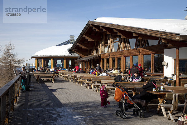 Helmrestaurant 2060m  Helm  Naturpark Sextener Dolomiten  Vierschach  Sextental  Südtirol  Italien  Europa