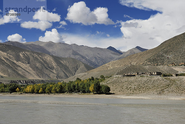 Berglandschaft  Yarlung Tsangpo  Tibet  China  Asien