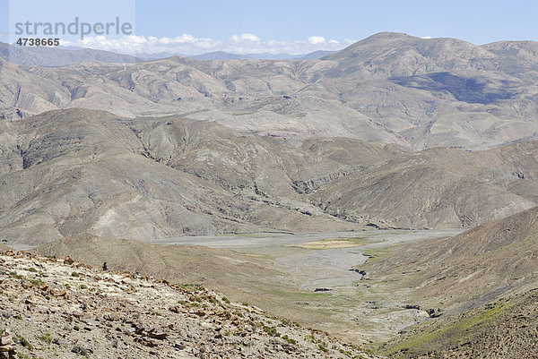 Berglandschaft  Hochebene  Tra La Pass  Friendship Highway zwischen Shigatse und Lhatse  Tibet  China  Asien