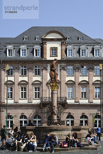 Rathaus  Herkulesbrunnen  Marktplatz  Heidelberg  Baden-Württemberg  Deutschland  Europa