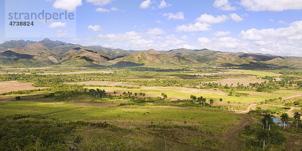 Landschaft des Tals der Zuckerraffinerien  Valle de los Ingenios  Trinidad  Unesco Weltkulturerbe  Provinz Sancti Spiritus  Kuba  Zentralamerika