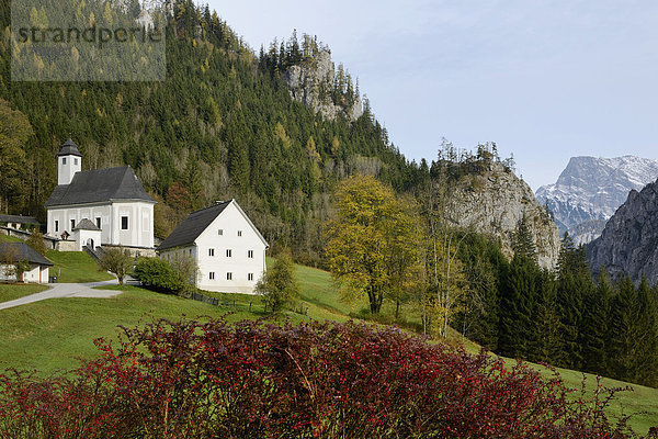 Kirche und Pfarrhof  Johnsbach  Gesäuse  Steiermark  Österreich  Europa