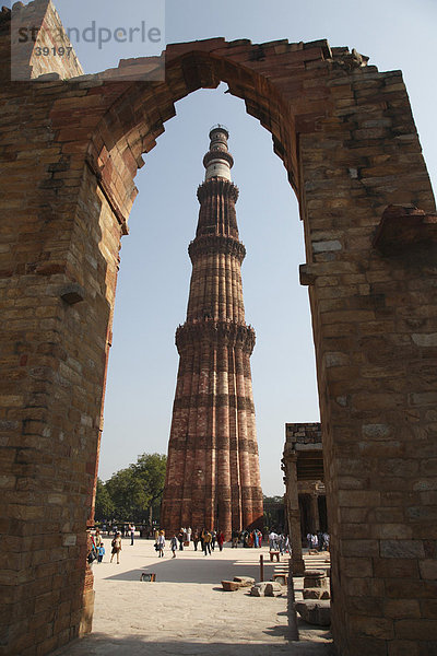 Qutb Minar  Qutub Minar  UNESCO-Weltkulturerbe  Delhi  Uttar Pradesh  Nordindien  Indien  Asien