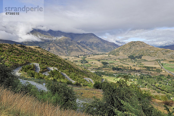 Passstraße von Arrowtown nach Wanaka  Südinsel  Neuseeland