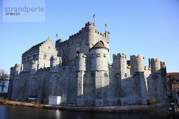 Burgfried der Burg Gravensteen  Gent  Ostflandern  Belgien  Europa