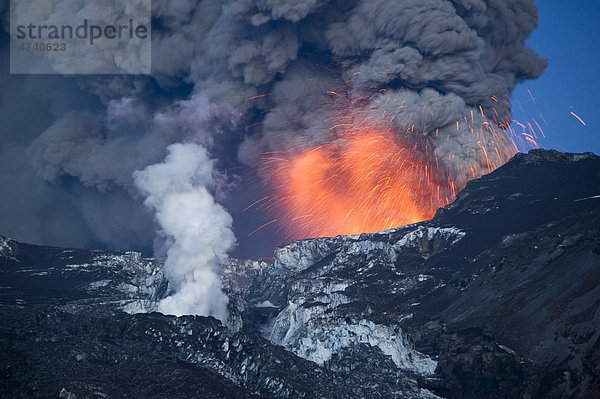 Eruption des Eyjafjallajökull  Island  Europa