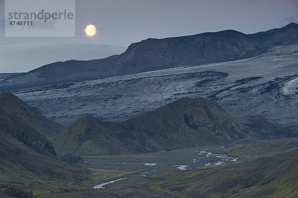 Mondaufgang über dem Gletscher M_rdalsjökull  Laugavegur Wanderweg  Emstrur  Hochland  Island  Europa