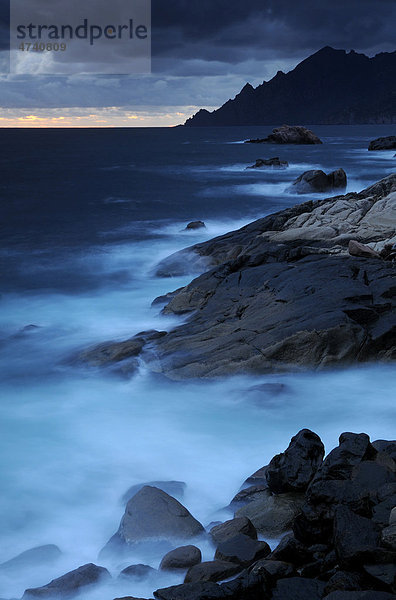 Abend in der Bucht von Porto  Korsika  Frankreich  Europa