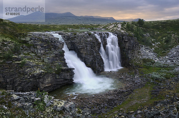 Wasserfälle im Store Ula Fluss  Rondane Nationalpark  Norwegen  Europa