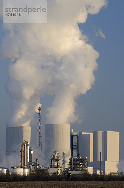 Kohlekraftwerk und Chemieindustrie  Sachsen  Deutschland  Europa