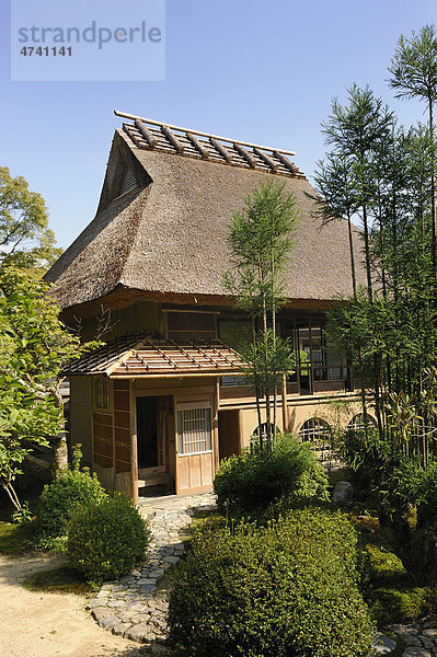 Reetgedecktes Teehaus in Ohara bei Kyoto  Japan  Ostasien  Asien