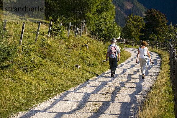 Wanderer  Wanderweg  Südtirol  Italien  Europa