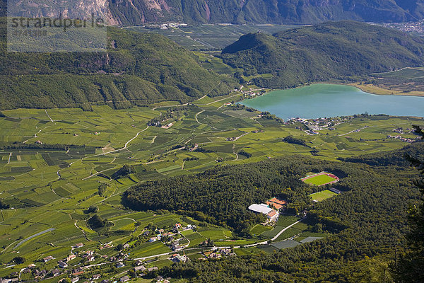 Kalterersee  Kalterer See  von oben  Südtirol  Italien  Europa