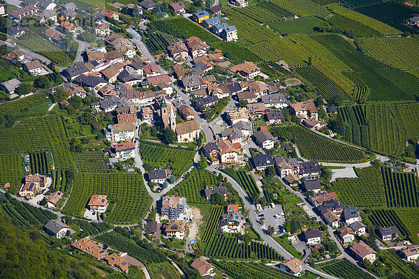 Dorf Kaltern von oben  Südtirol  Italien  Europa