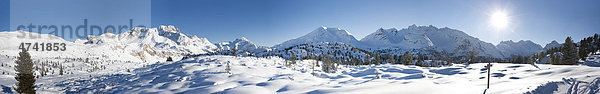 Panorama  Seekofel im Winter  Dolomiten  Südtirol  Italien  Europa