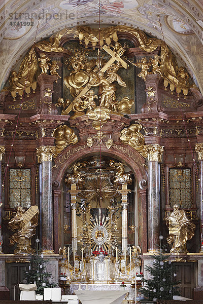 Hochaltar von Joseph Matthias Götz mit Gnadenbild  Wallfahrtskirche Maria Taferl  barocke Basilika  Nibelungengau  Waldviertel  Niederösterreich  Österreich  Europa