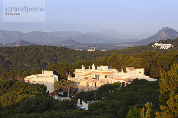 Villen im Wald  Cala Rajada  Mallorca  Balearen  Spanien  Europa