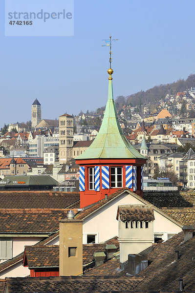 Türmchen und Dächer im Altstadtviertel Schipfe  Zürich  Kanton Zürich  Schweiz  Europa