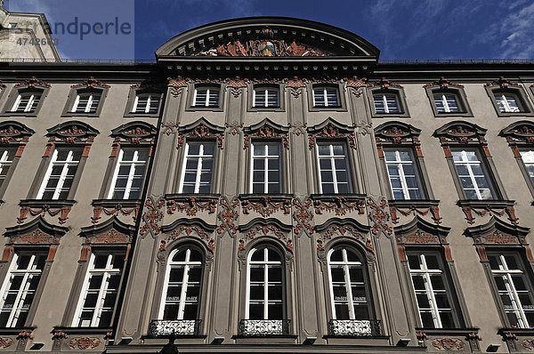 Fassade vom Preysing Palais  erbaut 1723 - 29  Residenzstraße 27  München  Bayern  Deutschland  Europa
