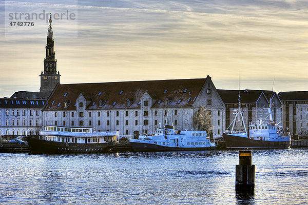 Hauseboote im Hafen  Kopenhagen  Dänemark  Europa