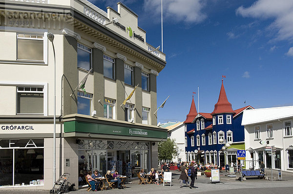 Innenstadt  hinten das Cafe Bl·a Kannan  Akureyri  Nordisland  Island  Europa