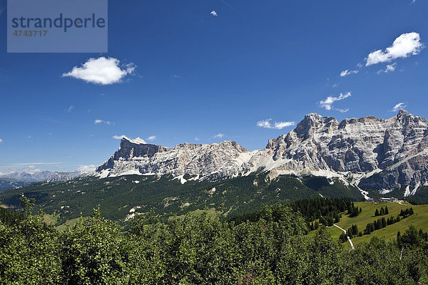 Kreuzkofel  Felsmassiv  Dolomiten Südtirol  Italien  Europa