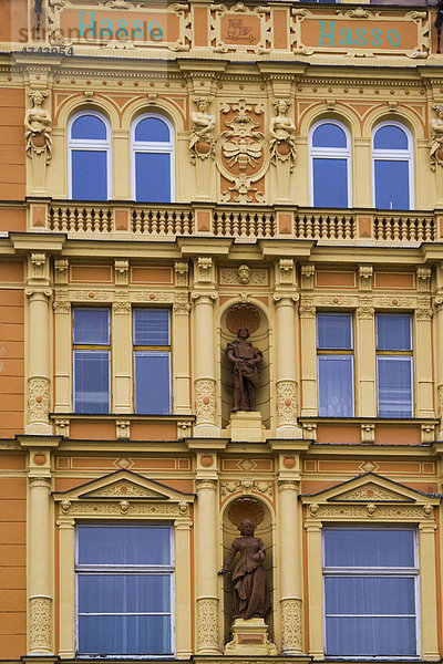 Hotelfassade in der historischen Altstadt von Ceske Budejovice  Budweis  Budvar  Böhmen  Tschechien  Europa