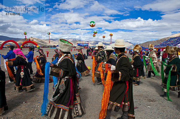 Traditionelles Festival der Stämme in Gerze im Westen von Tibet  Asien