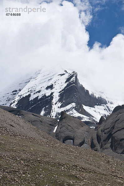 Heiliger Berg Kailash auf der Kailash Kora  West-Tibet  Asien