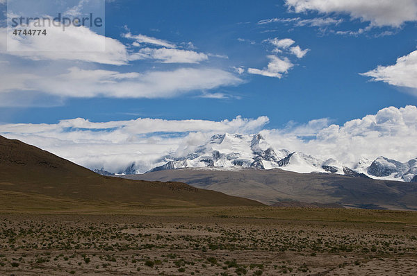 Der Berg Shishapangma 'Platz der Heiligen'  8027 m  entlang der südlichen Straße nach Westtibet  Tibet  Asien