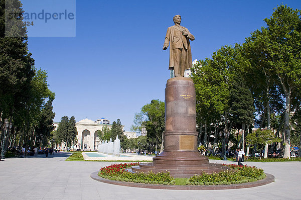 Statue in Baku  Aserbaidschan  Kaukasus  Vorderasien