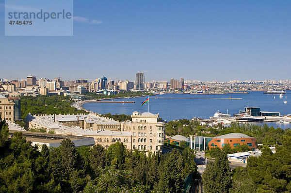Blick über die Küste von Baku  Baku Bay  Aserbaidschan  Vorderasien