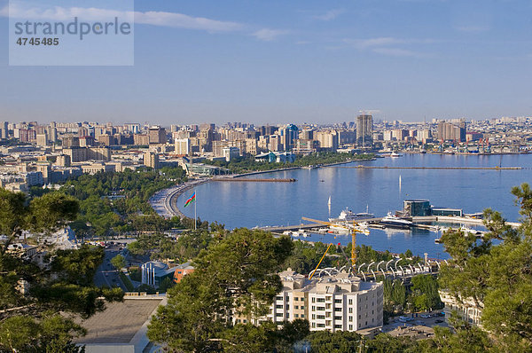 Blick über die Küste von Baku  Baku Bay  Aserbaidschan  Vorderasien