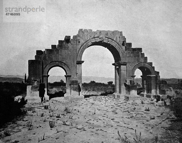 Eine der ersten Autotypien der Ruinen von Lambessa oder Lambaesis  Algerien  historisches Foto  1884