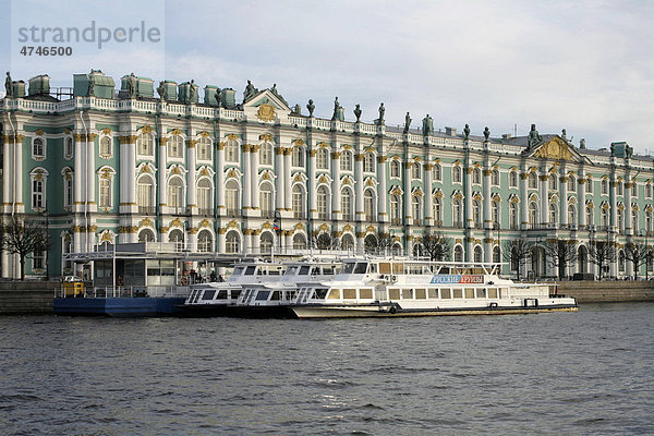 Eremitage  Museum  Winterpalast  Fluss Newa  UNESCO Weltkulturerbe  St. Petersburg  Russland