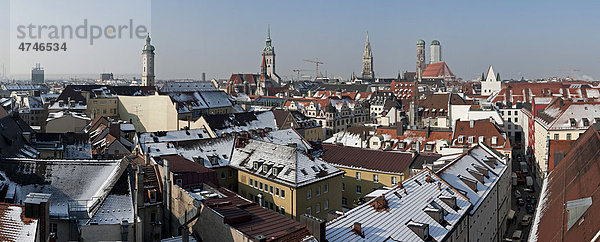 Panorama und Skyline von München  vom Dach des Mandarin Oriental Hotels  München  Bayern  Deutschland  Europa