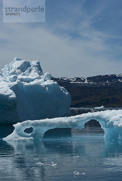 Eisberg  Qooqqut Fjord nahe Nasarsaq  Süd-Grönland  Nordatlantik  Arktis