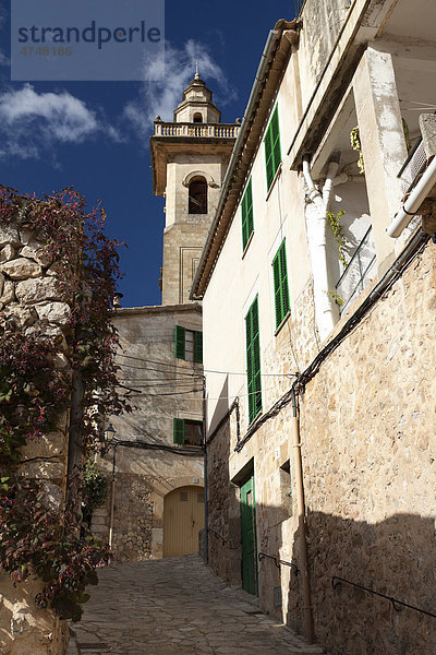 Kirche EsglÈsia Sant Bartomeu  Valdemossa  Serra de Tramuntana  Mallorca  Balearen  Spanien  Europa