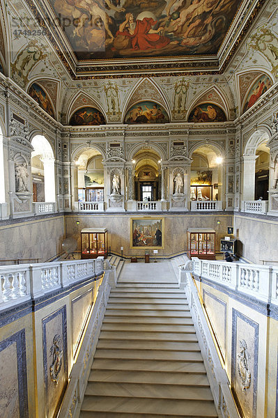 Treppenhaus  Kuppel  Naturhistorisches Museum  am Maria Theresienplatz  1. Bezirk  Wien  Österreich  Europa